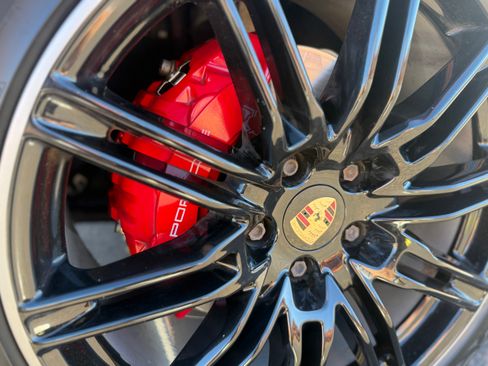 Used 2014 Porsche Cayenne GTS AWD/4WD image 10