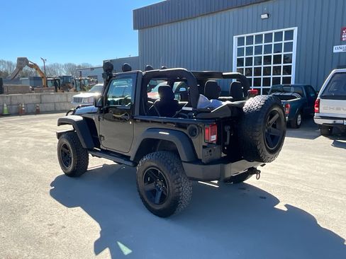 Used 2016 Jeep Wrangler Sport AWD/4WD image 7