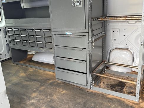 Used 2011 Ford E-250 and Econoline 250 image 9