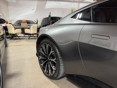 Used 2019 Aston Martin V8 Vantage Coupe RWD image 14