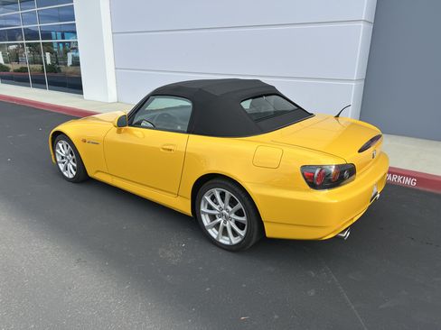 Used 2006 Honda S2000 image 12