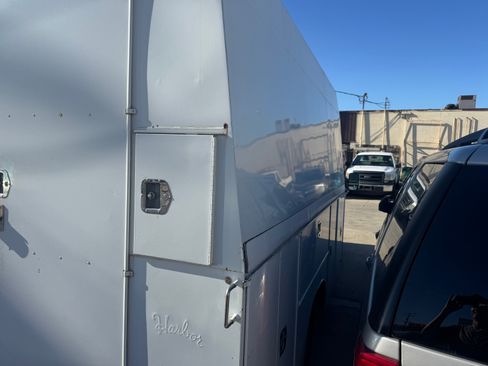 Used 2001 Chevrolet Express 3500 image 7