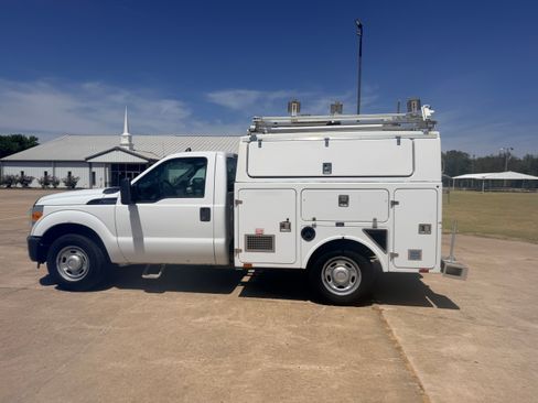 Used 2013 Ford F350 2WD Regular Cab Super Duty image 8