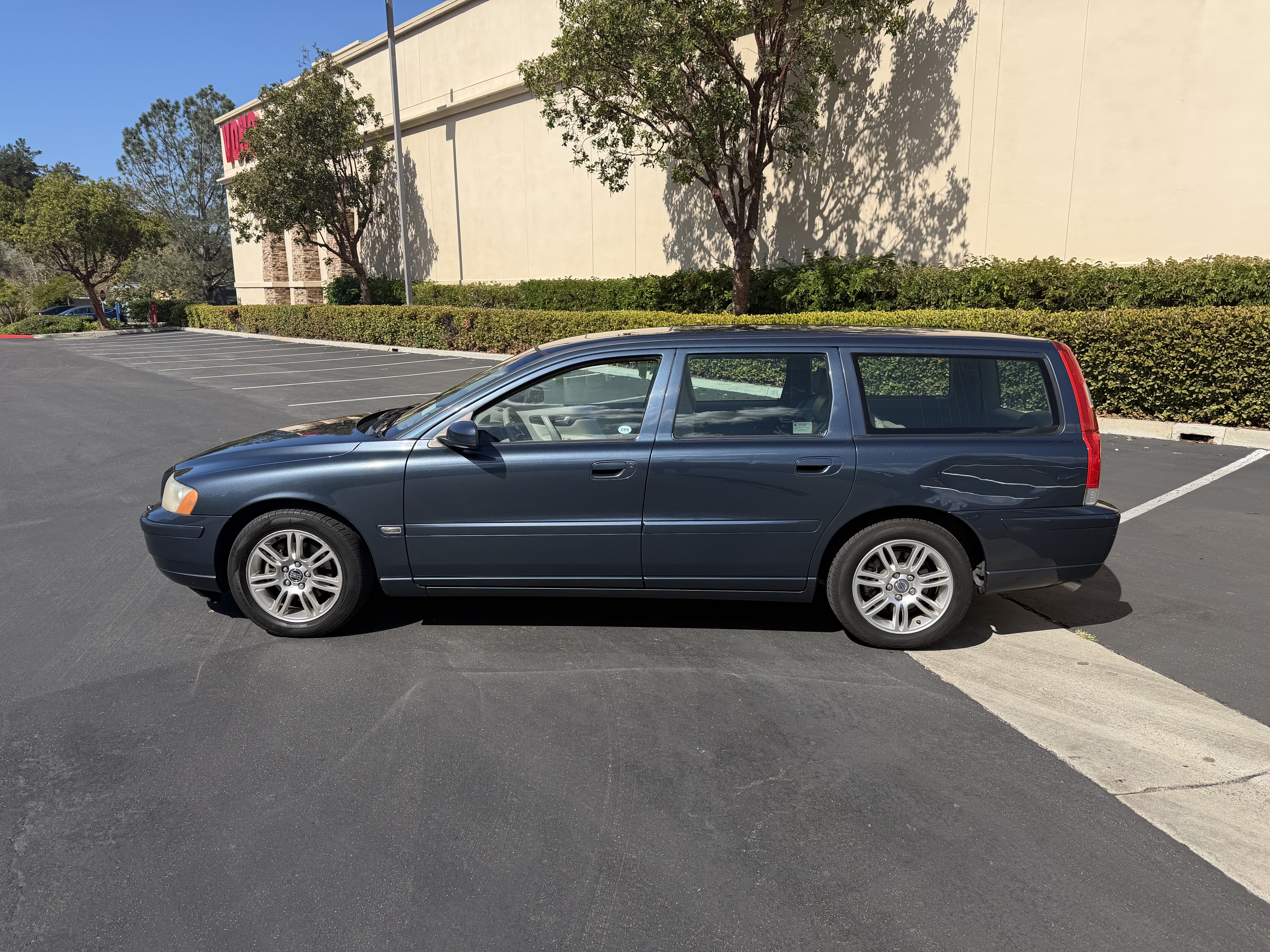 Used 2006 Volvo V70 2.4 FWD image 3