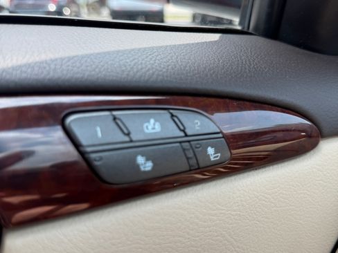 Used 2011 Buick Lucerne CXL FWD image 13