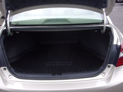 Used 2017 Honda Accord EX-L V6 Sedan image 22
