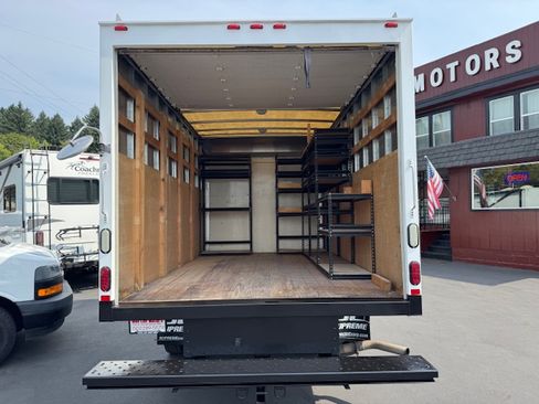 Used 2015 Chevrolet Express 3500 image 3