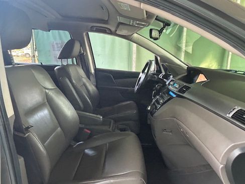 Used 2013 Honda Odyssey Touring Elite image 31