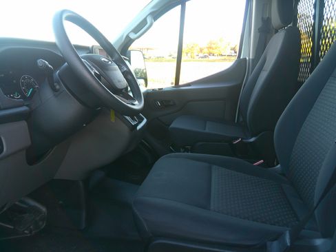 Used 2024 Ford Transit 250 XL image 10