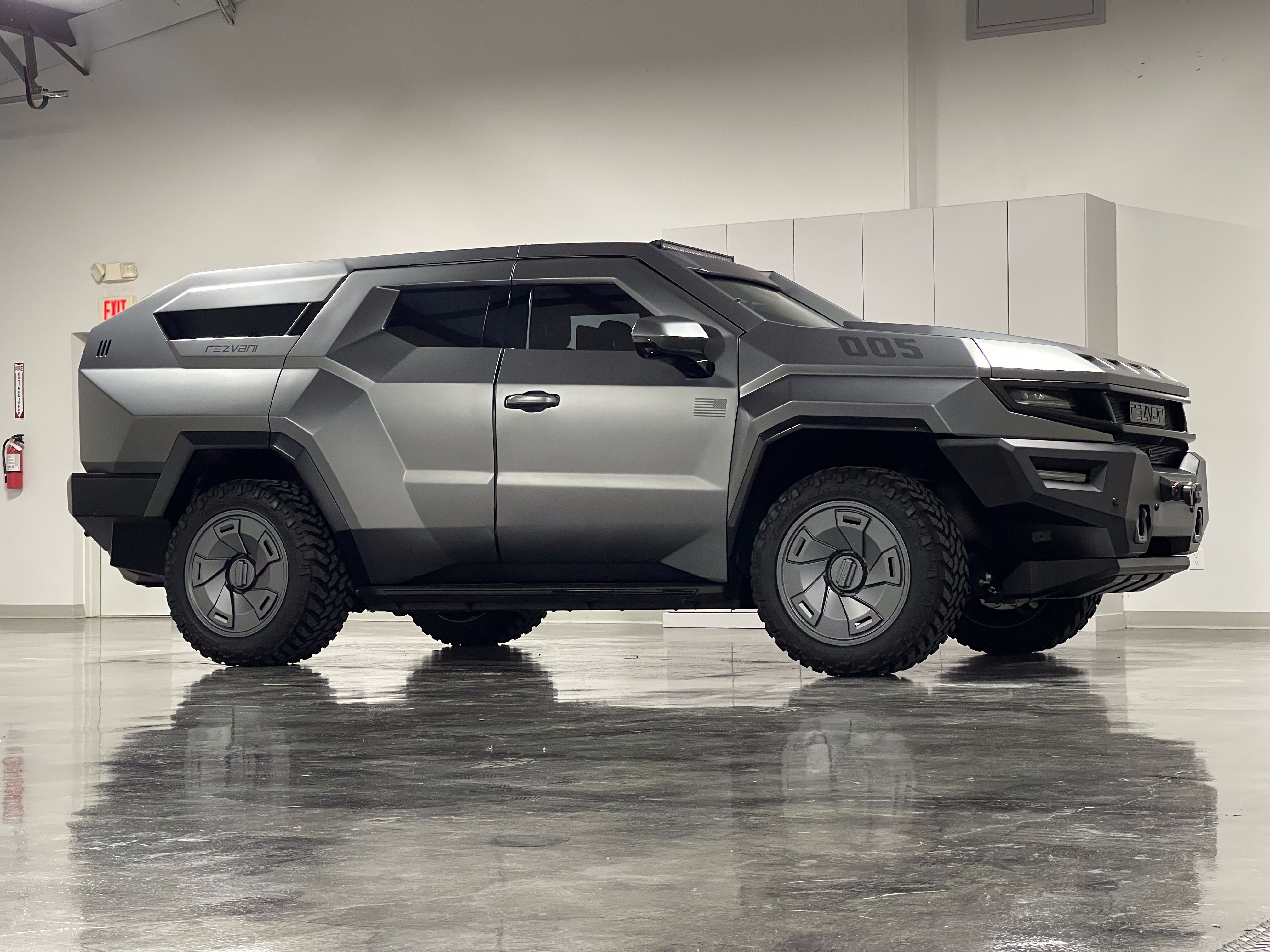 Used 2023 Cadillac Escalade Platinum Luxury AWD/4WD image 3