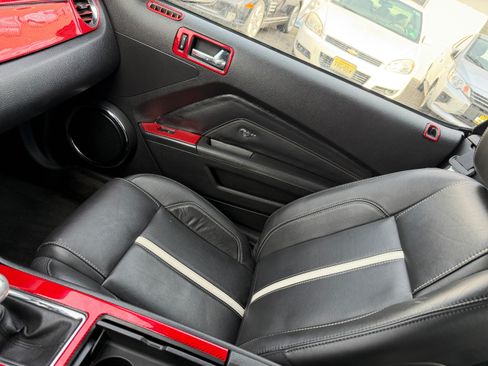 Used 2013 Ford Mustang GT Premium image 12