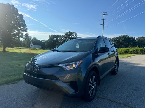 Used 2016 Toyota RAV4 AWD LE image 2