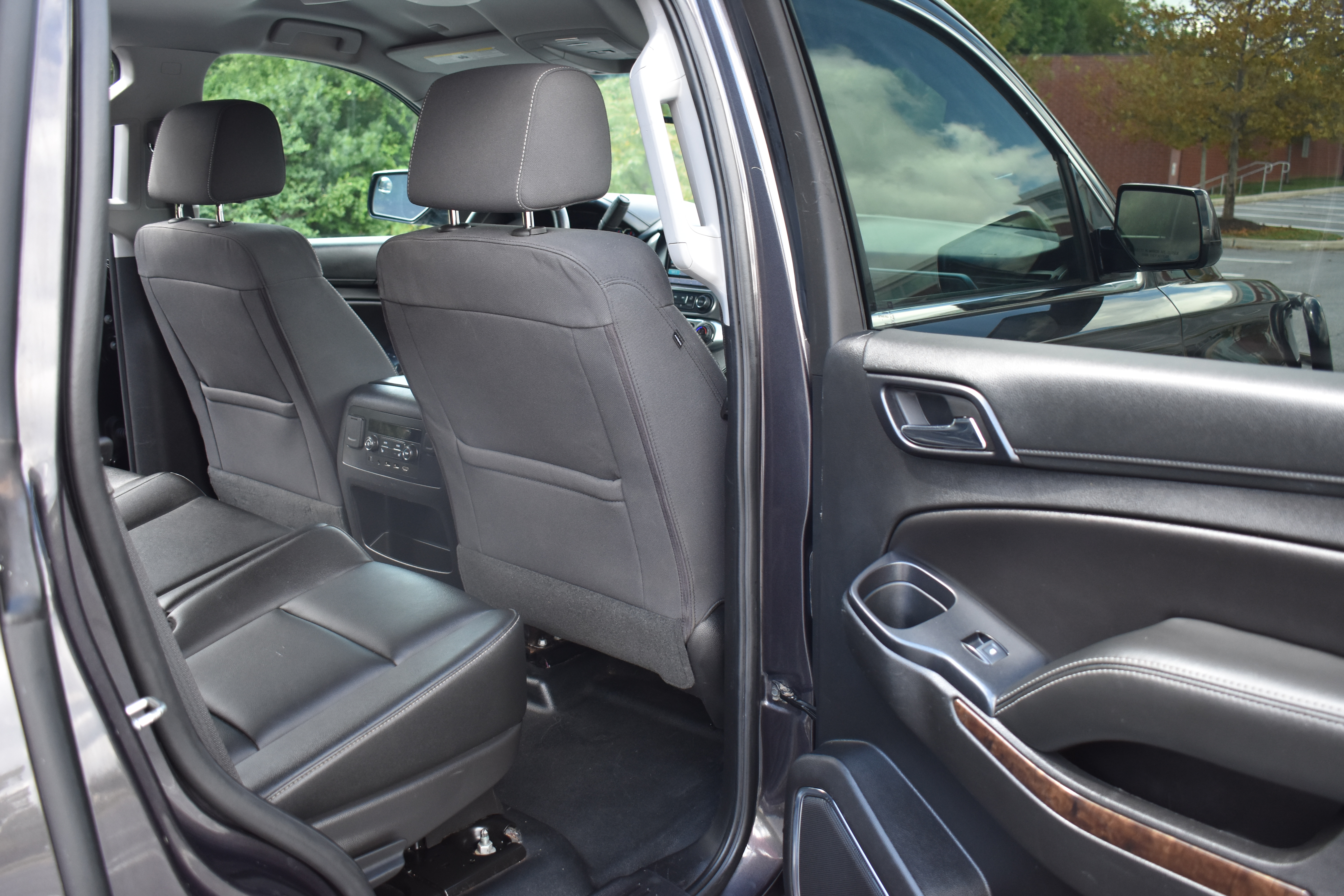Used 2018 Chevrolet Tahoe 4WD image 41