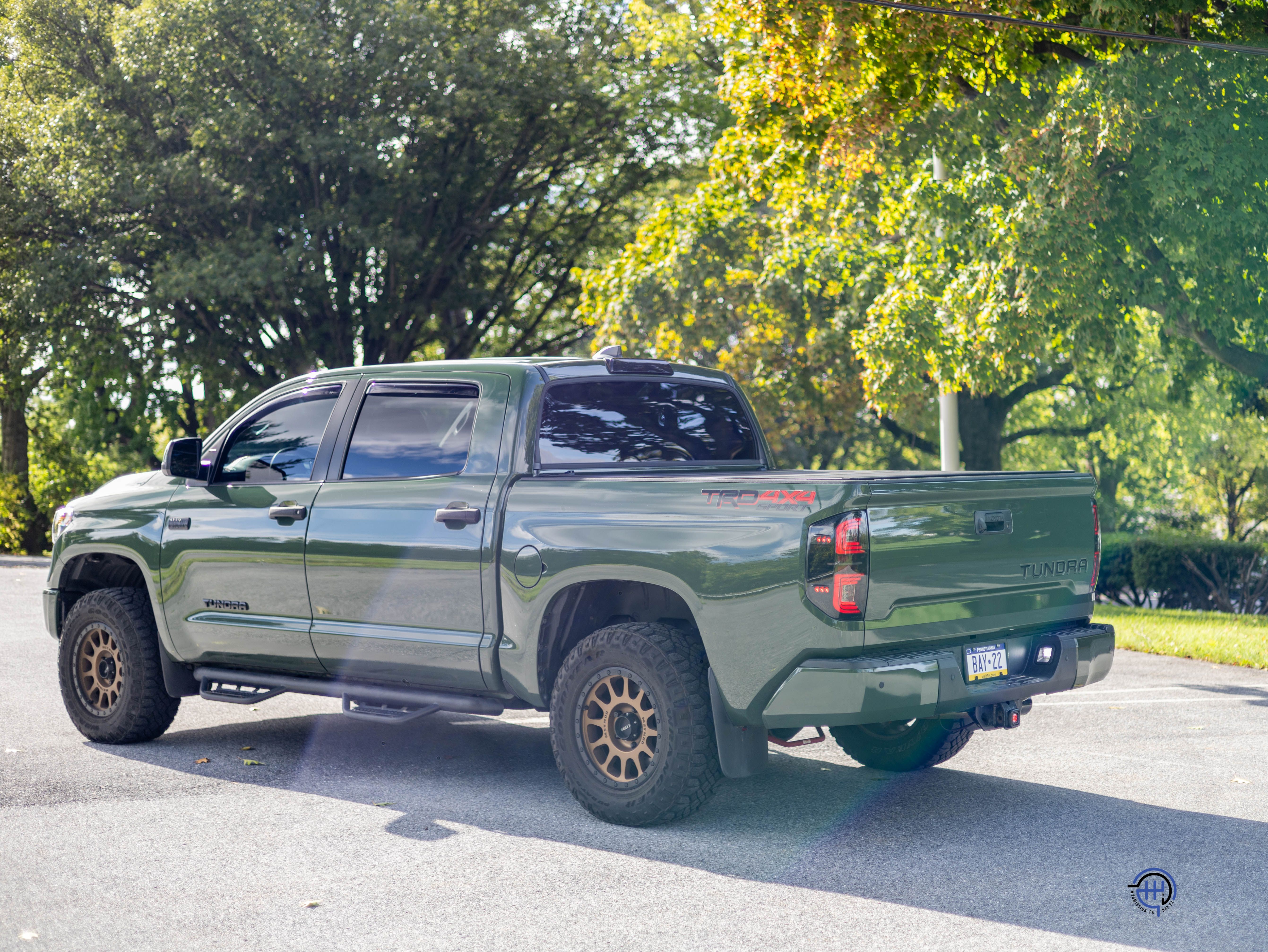 Used 2021 Toyota Tundra 4x4 CrewMax image 9