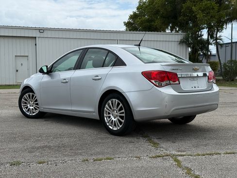 Used 2011 Chevrolet Cruze Eco FWD image 4