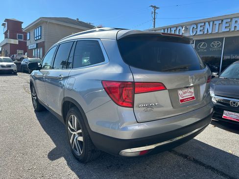 Used 2016 Honda Pilot Elite image 4