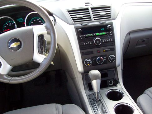Used 2012 Chevrolet Traverse LS image 12