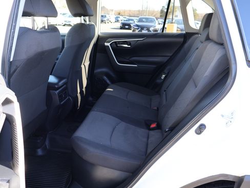 Used 2022 Toyota RAV4 XLE image 14