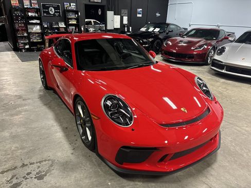 Used 2018 Porsche 911 GT3 RWD image 17