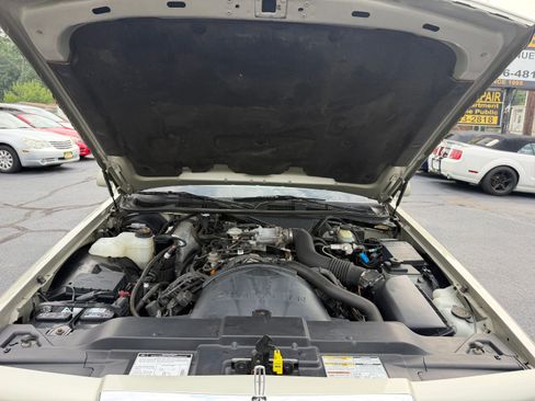 Used 1997 Lincoln Town Car Signature RWD image 32
