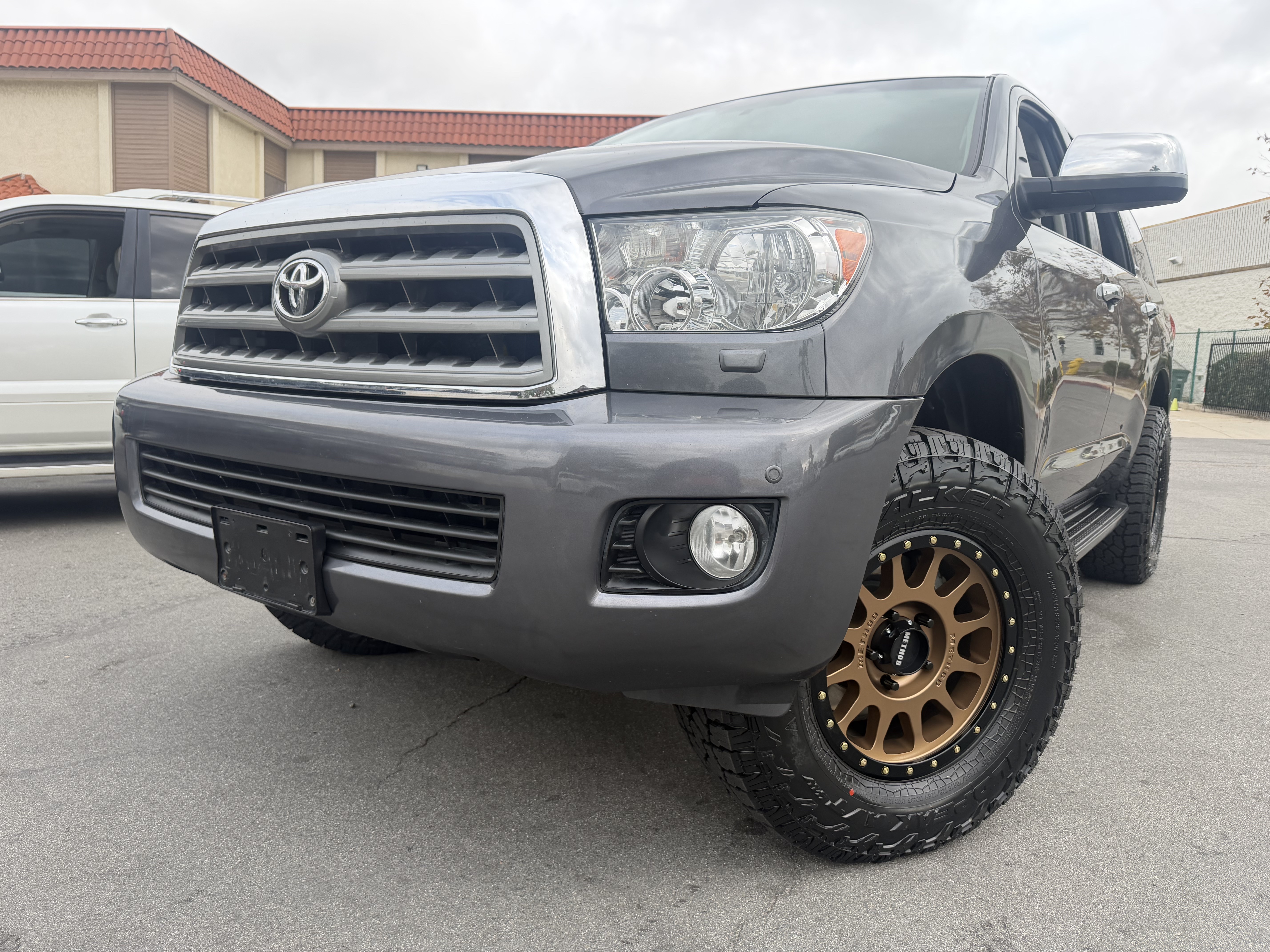 Used 2014 Toyota Sequoia 4WD Limited image 5