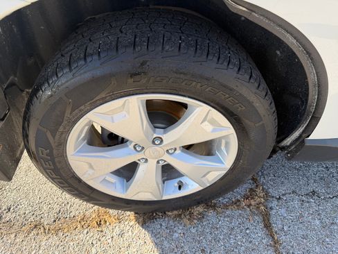 Used 2014 Subaru Forester 2.5i Touring image 8