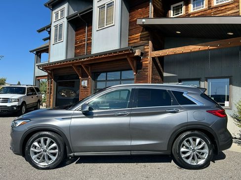 Used 2021 INFINITI QX50 Essential image 3