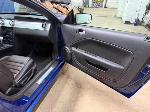 Used 2006 Ford Mustang GT Premium RWD image 23