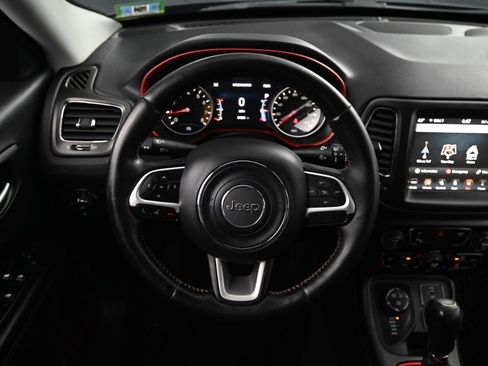 Used 2018 Jeep Compass Trailhawk image 25