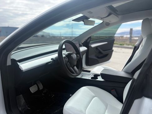 Used 2023 Tesla Model 3 Performance image 8