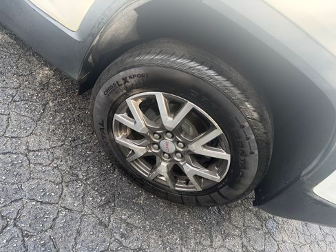 Used 2020 GMC Acadia FWD SLE w/ SLE-1 image 36