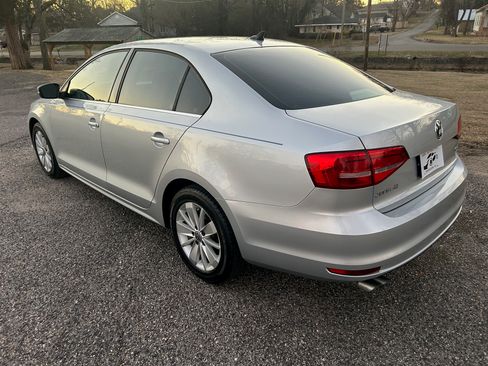 Used 2015 Volkswagen Jetta image 8