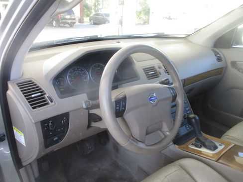 Used 2005 Volvo XC90 2.5T image 11
