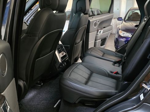 Used 2019 Land Rover Range Rover Sport HSE image 18