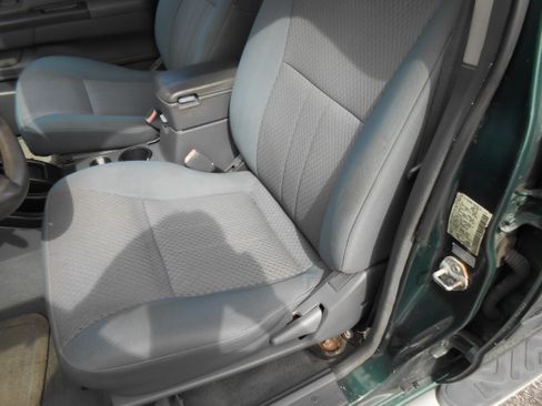 Used 2002 Nissan Xterra XE image 12