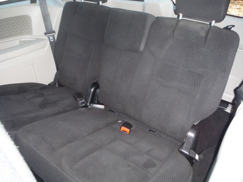 Used 2018 Dodge Grand Caravan SE image 11