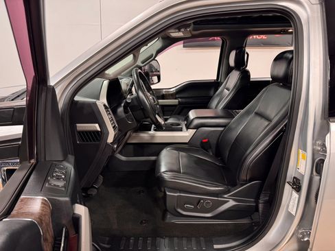 Used 2017 Ford F250 Lariat image 13