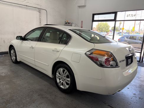 Used 2012 Nissan Altima Sedan FWD image 4