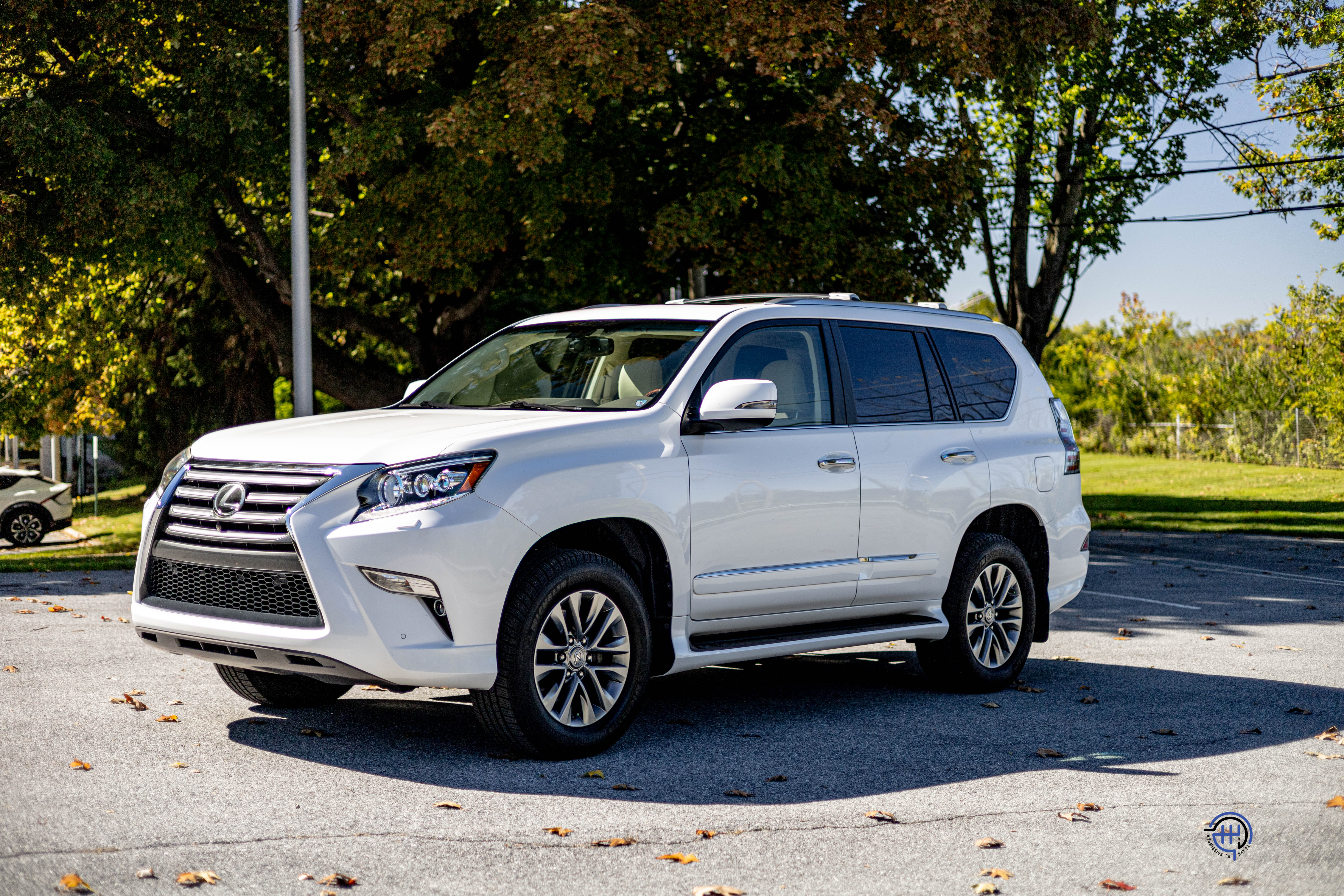 Used 2017 Lexus GX 460 Luxury AWD/4WD image 3