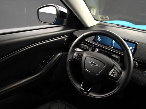 Used 2022 Ford Mustang Mach-E Premium image 23