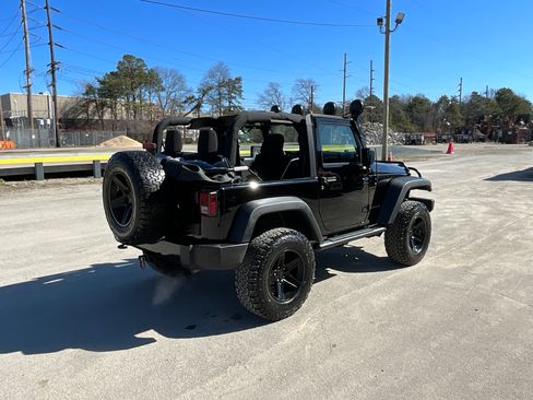 Used 2016 Jeep Wrangler Sport AWD/4WD image 5