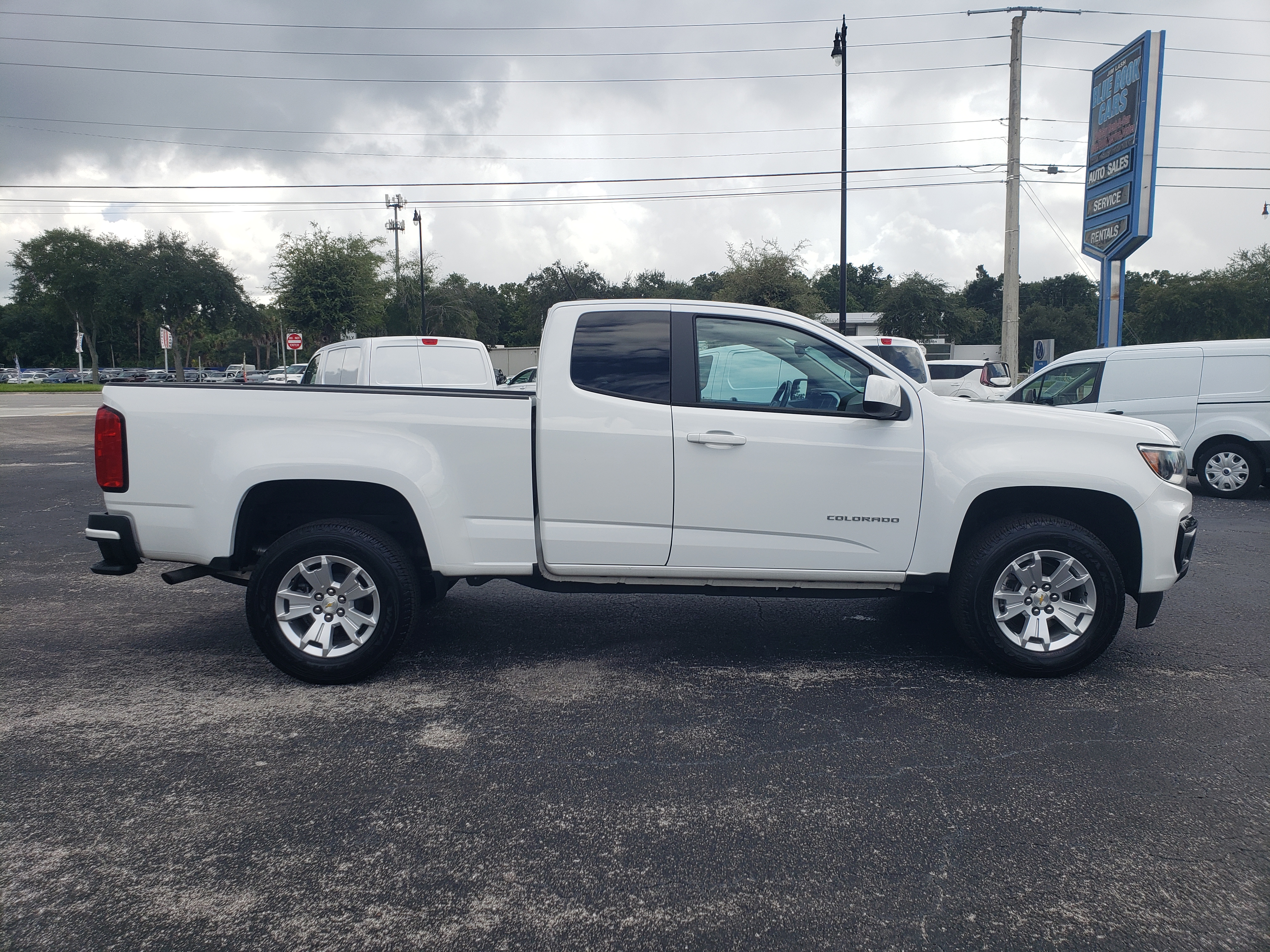 Used 2022 Chevrolet Colorado 2WD Extended Cab LT image 6