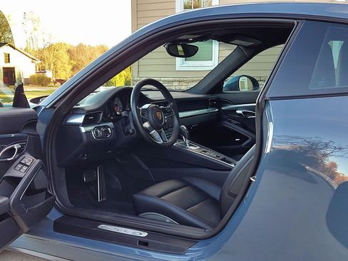 Used 2017 Porsche 911 Carrera 4S image 57