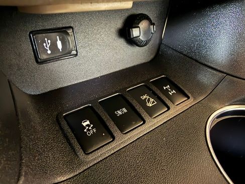 Used 2015 Toyota Highlander AWD Limited V6 image 13