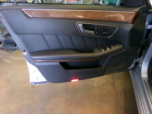 Used 2013 Mercedes-Benz E 350 4MATIC Sedan image 16