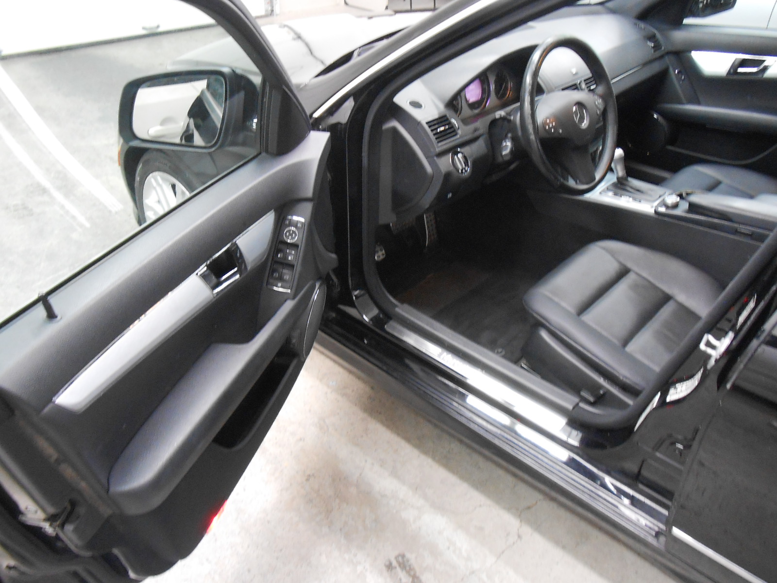 Used 2008 Mercedes-Benz C 300 Sport image 10