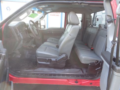 Used 2015 Ford F250 2WD SuperCab Super Duty image 4