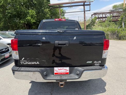 Used 2010 Toyota Tundra 4x4 CrewMax image 3