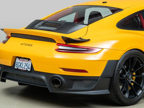 Used 2018 Porsche 911 GT2 RS image 89