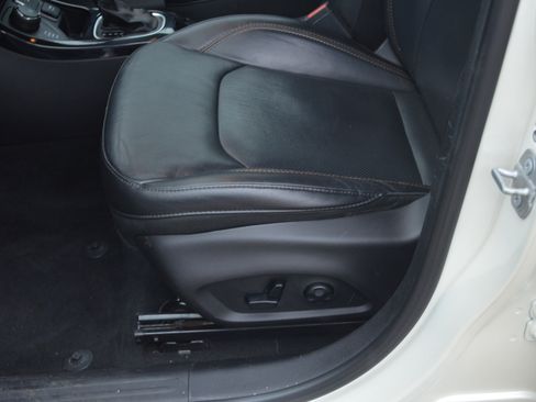 Used 2018 Jeep Compass Limited image 10